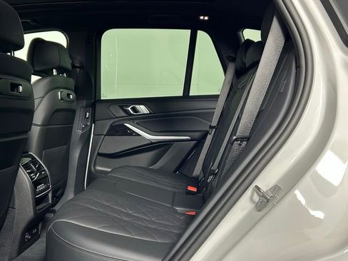 Used 2025 BMW X5 xDrive40i w/ M Sport Package AWD/4WD image 18