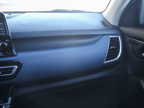 Used 2023 Kia Seltos S image 16