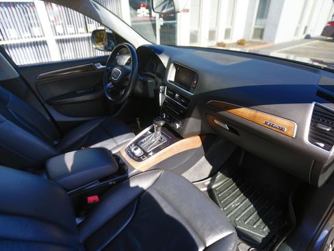 Used 2017 Audi Q5 2.0T Premium w/ Audi MMI Navigation Plus image 19