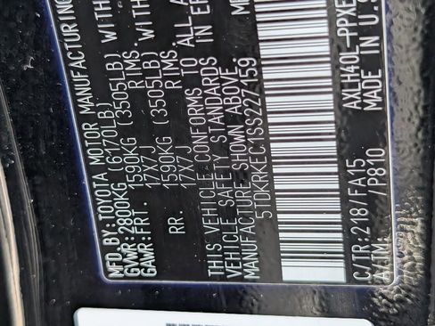 Used 2025 Toyota Sienna LE image 22