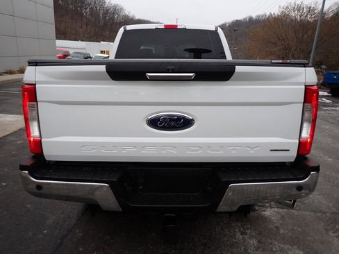 Used 2017 Ford F250 XLT w/ XLT Premium Package image 3