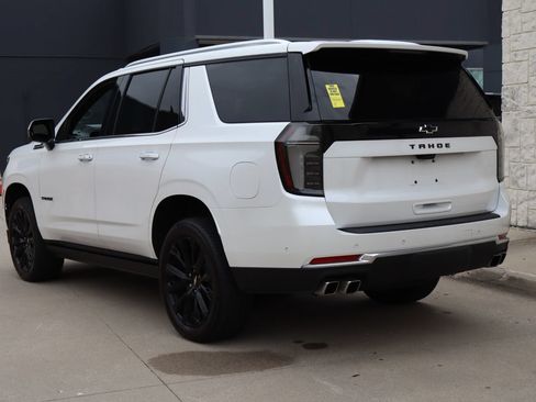 Used 2025 Chevrolet Tahoe High Country AWD/4WD image 3