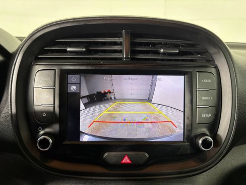 Used 2024 Kia Soul LX w/ Option Group 015 FWD image 13