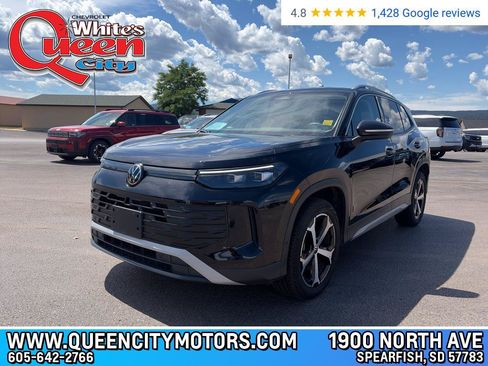 Used 2026 Volkswagen Tiguan SE AWD/4WD image 1