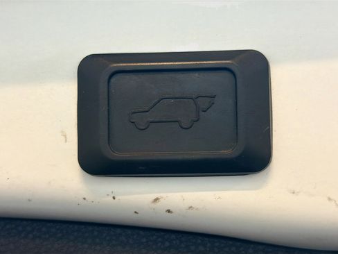 Used 2020 Toyota RAV4 XLE w/ Convenience Package image 30