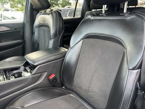 Used 2023 Jeep Grand Cherokee L Laredo AWD/4WD image 19