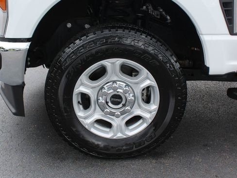 Used 2025 Ford F350 XLT AWD/4WD image 40