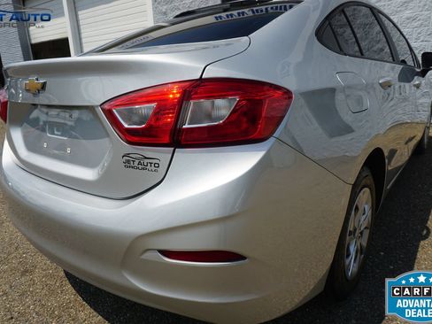 Used 2019 Chevrolet Cruze LS FWD image 11