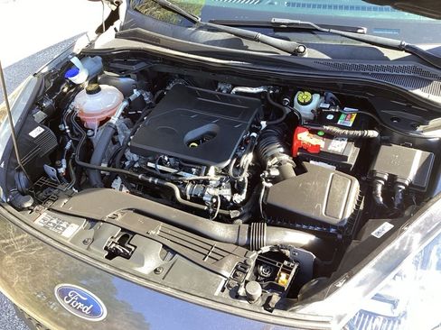 Used 2020 Ford Escape S image 22