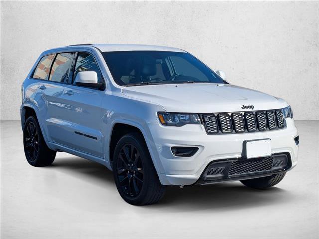 Used 2019 Jeep Grand Cherokee Altitude RWD image 3