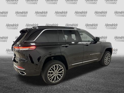 Used 2024 Jeep Grand Cherokee Summit AWD/4WD image 10