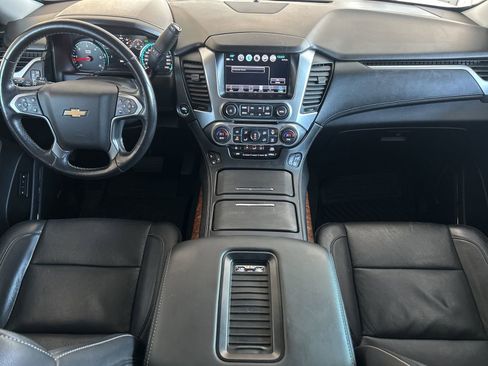 Used 2019 Chevrolet Suburban Premier image 17