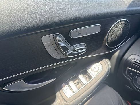 Used 2022 Mercedes-Benz GLC 300 4MATIC image 8