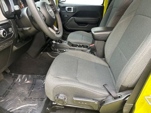 Used 2024 Jeep Wrangler Sport S image 25