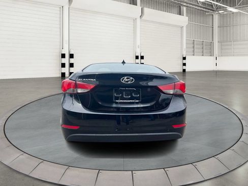 Used 2016 Hyundai Elantra SE FWD image 4