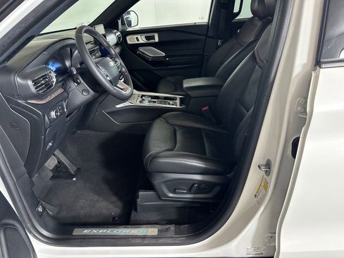 Used 2022 Ford Explorer Platinum w/ Equipment Group 601A AWD/4WD image 9