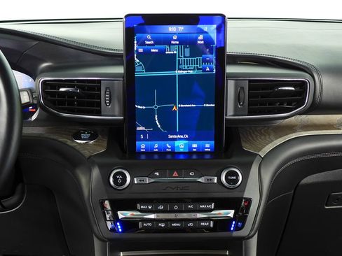Used 2020 Ford Explorer Platinum w/ Premium Technology Package AWD/4WD image 27