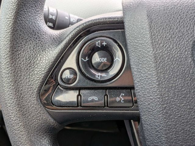 Used 2020 Toyota Prius LE AWD/4WD image 27