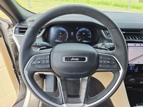 Used 2024 Jeep Grand Cherokee Limited w/ Trailer Tow Package image 21