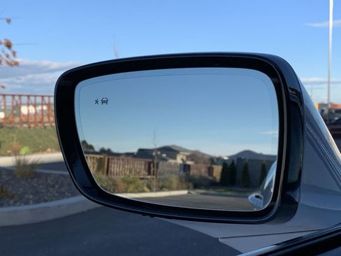 Used 2023 Buick Enclave Essence image 13