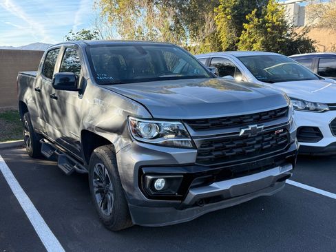 Used 2021 Chevrolet Colorado Z71 image 2