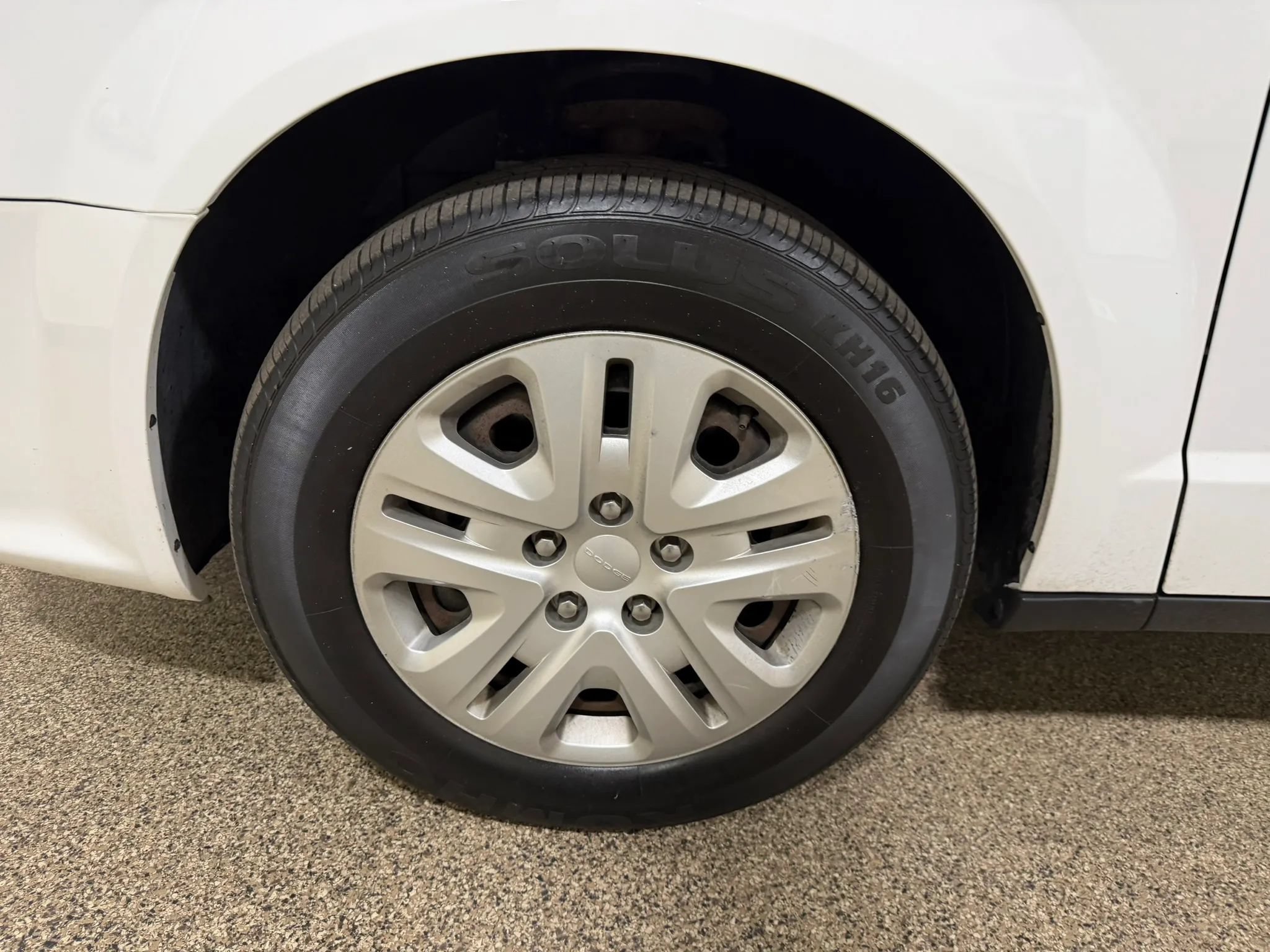 Used 2018 Dodge Grand Caravan SE FWD image 57