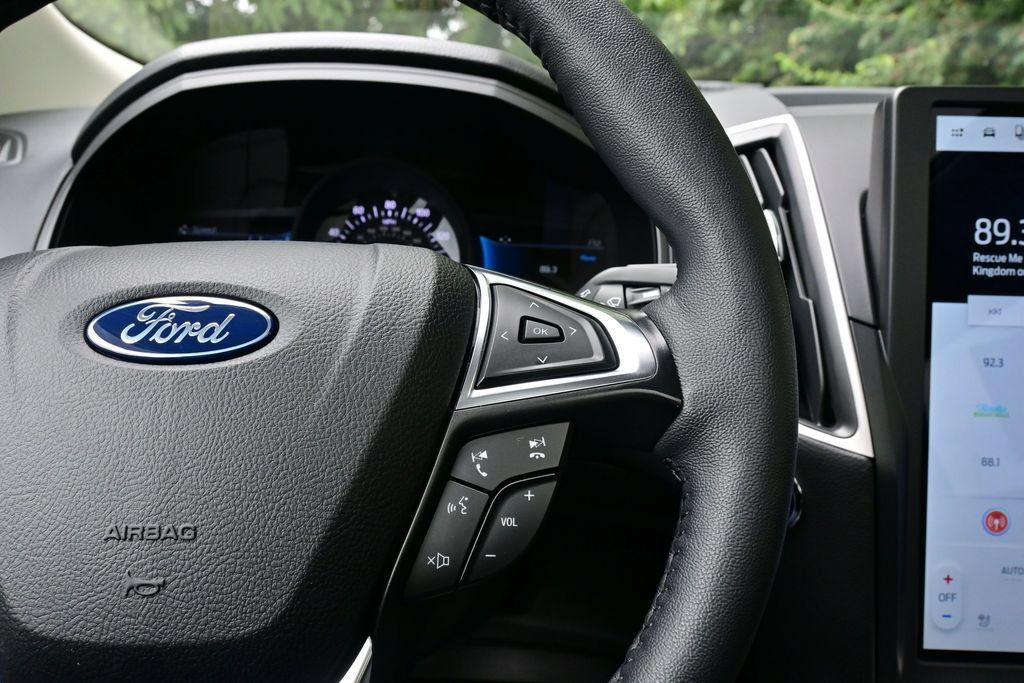 Used 2024 Ford Edge SEL w/ Convenience Package AWD/4WD image 39