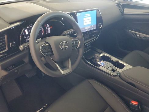 Used 2025 Lexus NX 250 NX 250 image 12