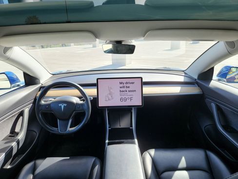 Used 2018 Tesla Model 3 Mid Range image 30