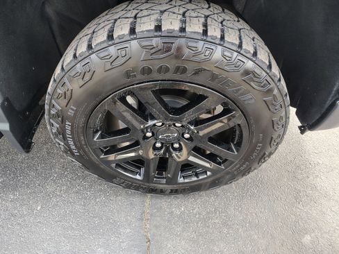 Used 2023 Chevrolet Silverado 1500 LT Trail Boss w/ Protection Package image 5