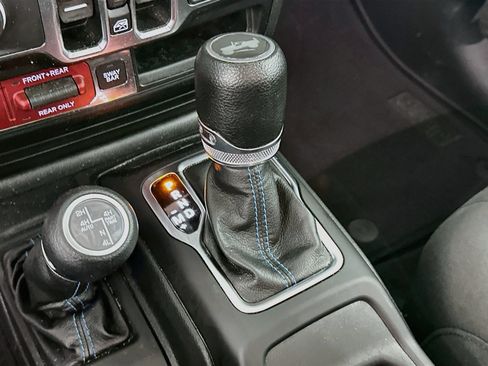 Used 2023 Jeep Wrangler Unlimited Rubicon 4xe AWD/4WD image 25