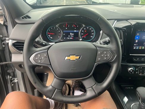 Used 2023 Chevrolet Traverse LT image 15