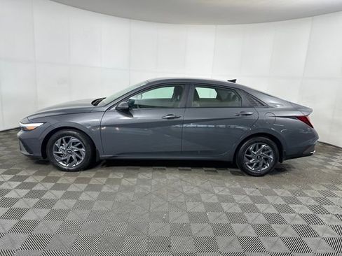 Certified 2024 Hyundai Elantra SEL image 6