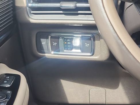 Used 2022 Lincoln Corsair AWD w/ Premium Package image 12