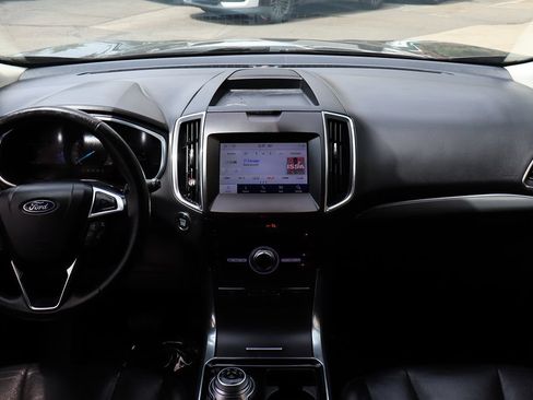 Used 2020 Ford Edge Titanium FWD image 33