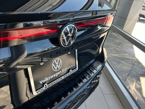 New 2026 Volkswagen Tiguan SE R-Line FWD image 28
