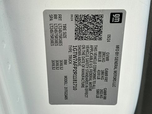 Certified 2024 GMC Savana 2500 w/ Driver Convenience Package image 33