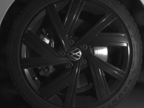 Certified 2022 Volkswagen GTI SE w/ SE Leather Package image 9