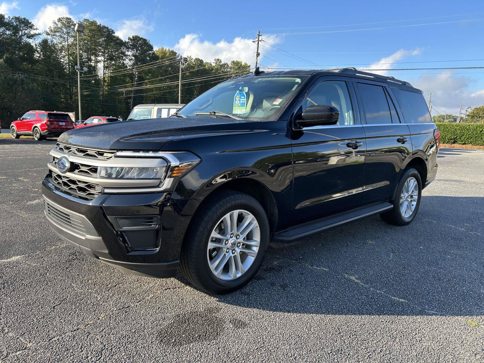 Used 2024 Ford Expedition XLT RWD image 7