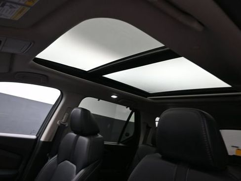 Used 2025 Honda Pilot Touring image 19