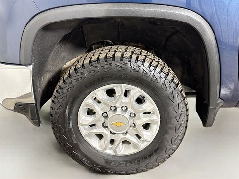 Used 2021 Chevrolet Silverado 3500 LT w/ Texas Edition image 28