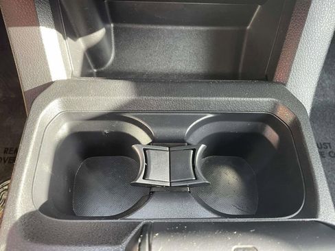 Used 2022 Toyota Tacoma SR w/ SR Convenience Package image 36