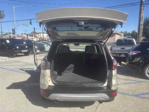 Used 2018 Ford Escape SE image 25