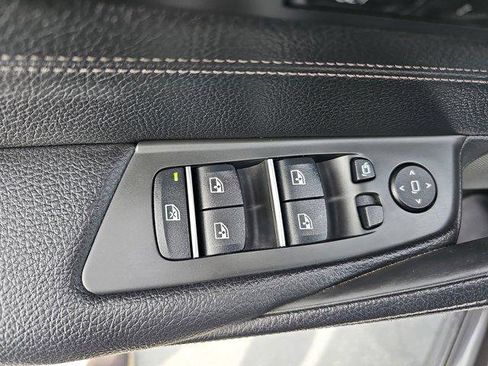 Used 2019 BMW 530e w/ Premium Package image 28