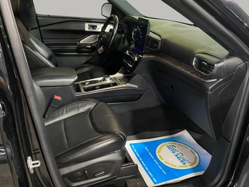 Used 2021 Ford Explorer Platinum w/ Equipment Group 601A AWD/4WD image 35