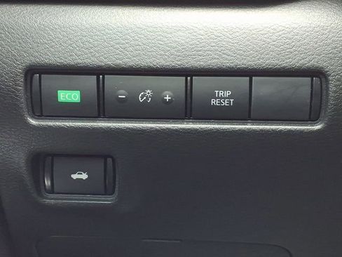 Used 2022 Nissan Sentra SR w/ Midnight Edition FWD image 31
