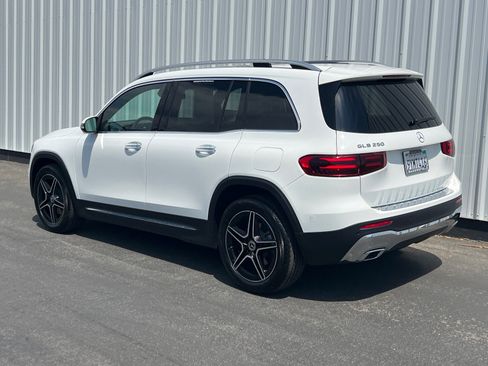 Used 2026 Mercedes-Benz GLB 250 image 4