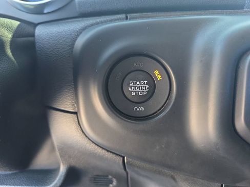 Used 2021 Jeep Wrangler Unlimited Sahara AWD/4WD image 28