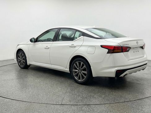 Used 2025 Nissan Altima 2.5 SV image 6