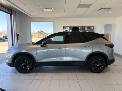 Used 2023 Chevrolet Blazer LT w/ Sound & Technology Package image 2